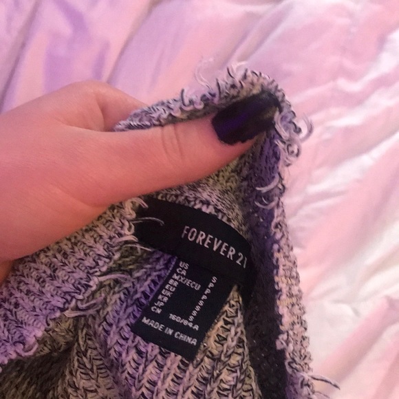 Sweater - Picture 4 of 4